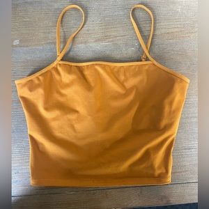 ALO gold crop top Med